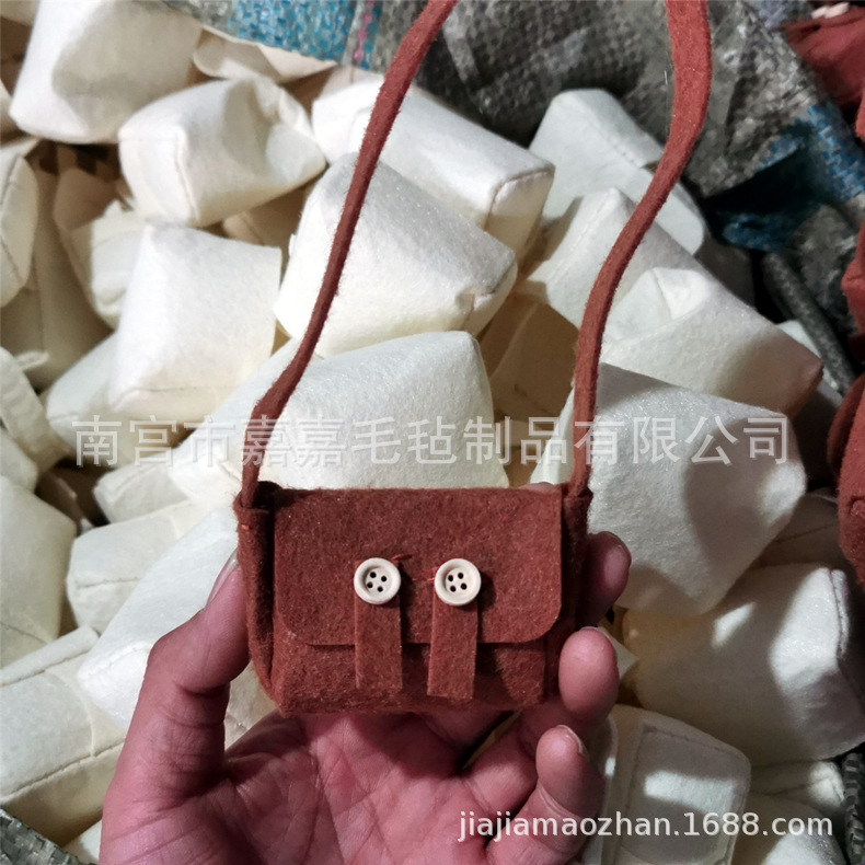 Internet celebridad ácido hialurónico pato accesorios bolsa felpa pato amarillo pequeña mochila fieltro muñeca accesorios ropa pequeña bolsa