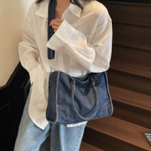 新款超火牛仔枕头包高级感大容量单肩斜挎包女士时尚通勤腋下大包
