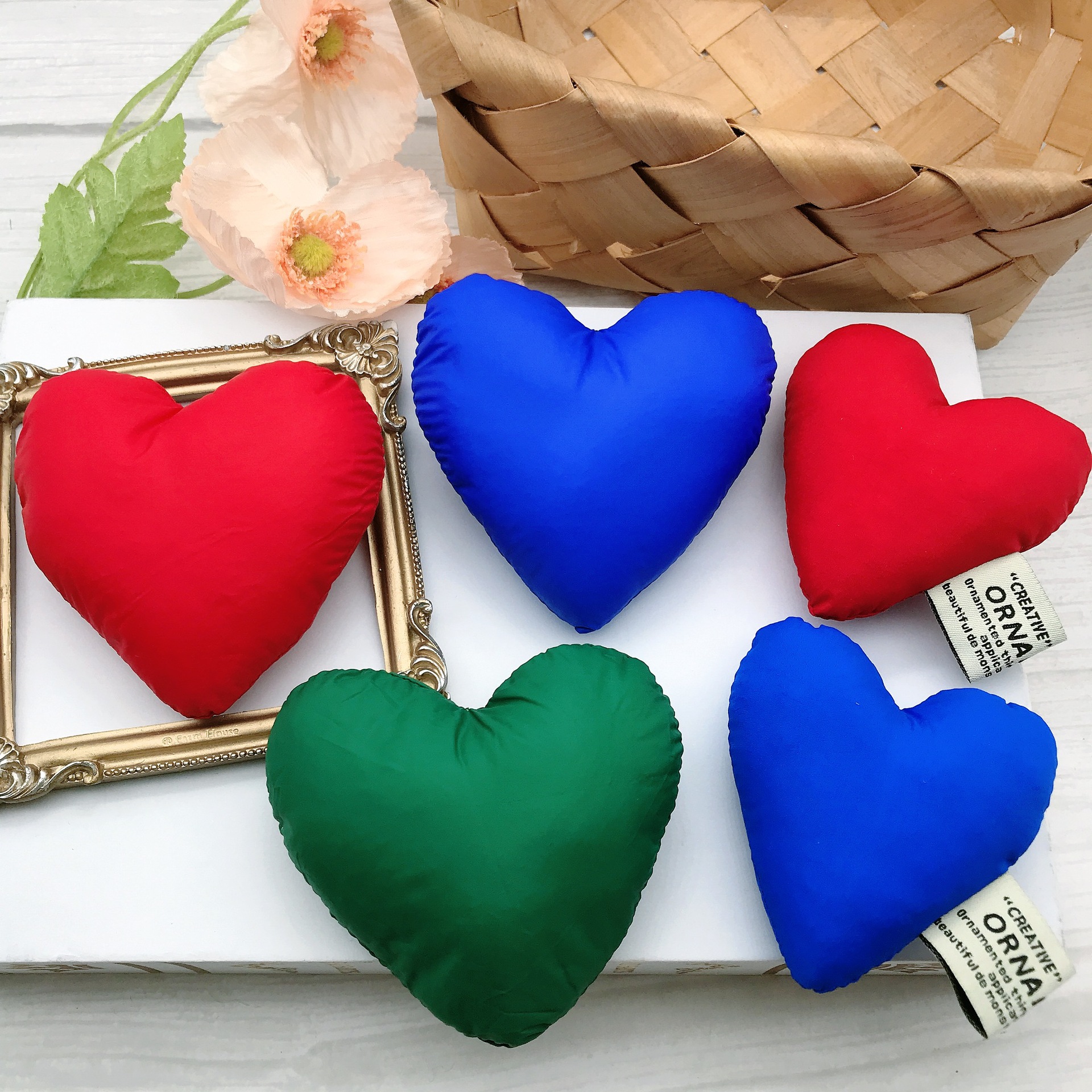 新品立体充棉桃心红色爱心扣针韩版心形配饰羽绒服装饰品毛衣布贴