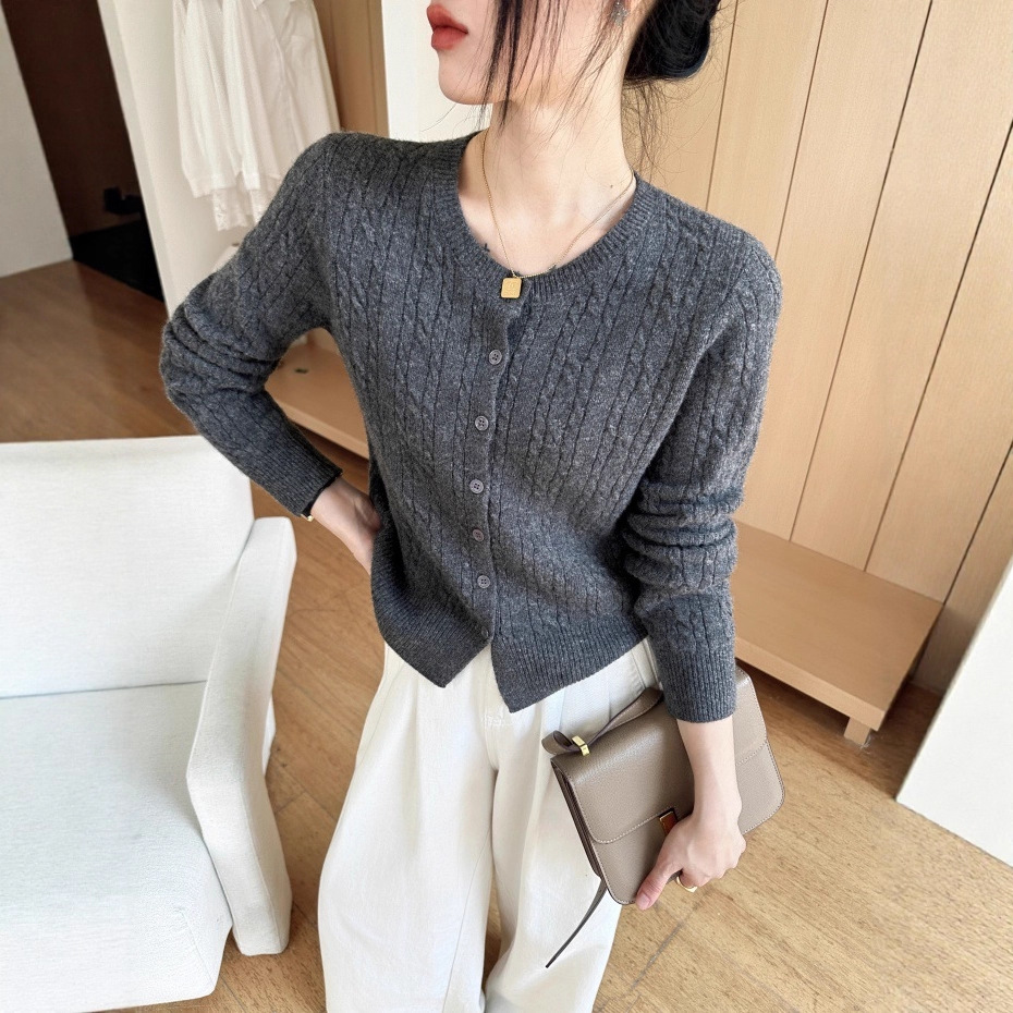 秋冬新款圆领百分百羊毛开衫坑条绞花贝壳扣针织衫时尚百搭上衣女