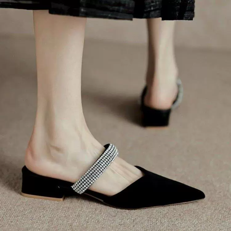 Французские шлепанцы с половиной шлепанцы женщины носят 2024 летняя мода толстый каблук нежная фея ветреная страз холодные тапочки