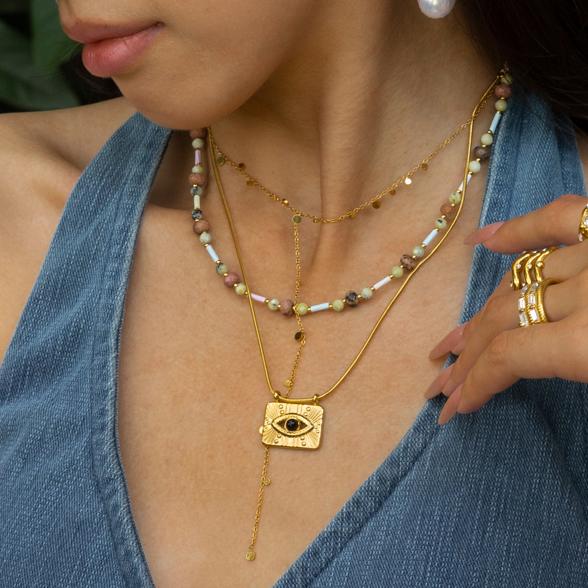 Collar de acero inoxidable de estilo europeo y americano, lujo ligero, estilo de moda de alta calidad, collar de colgante de ojos de diablo, moda para mujeres cool