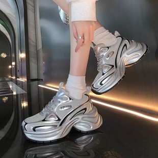 �Wҫ�y�ӡ��yɫ�\��ЬŮ2024�괺�ļ��¿���OӋ��������ϵ�Ь