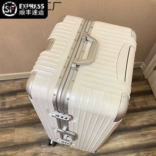 ��������������Y�����üӺ��X�������U����������Ů��28��