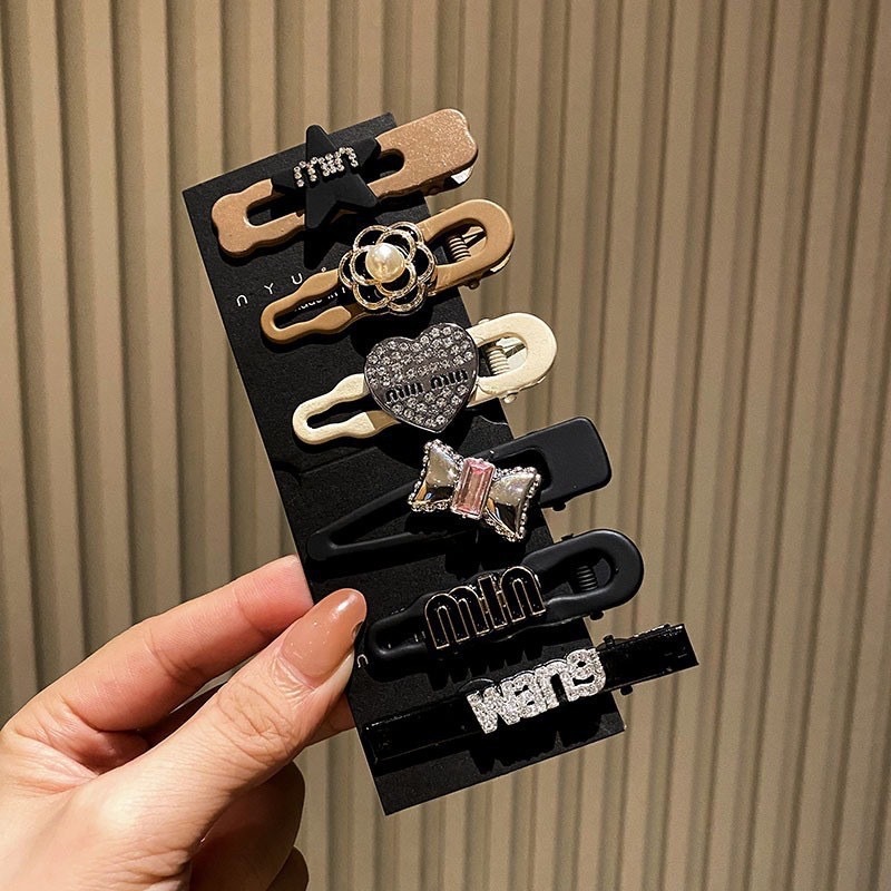 Retro Maillard letras pinzas de cabello para mujeres frises pequeñas perfumadas letras pinzas de boca de pato adornamiento de cabello de alta calidad