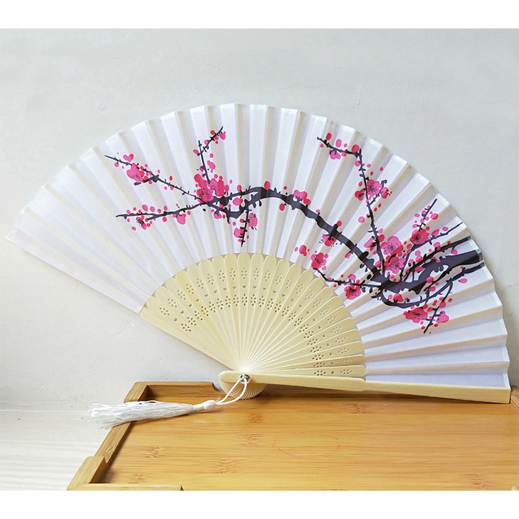 술과 좋은 품질의 매화 팬