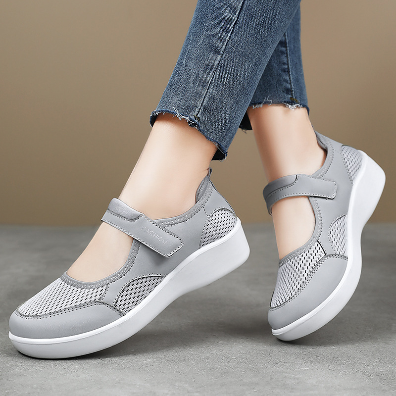 Zapatos de mujer zapatos de mujer transfronterizos verano nuevo estilo suela suave sin pies cansados zapatos de madre Velcro de mediana edad y ancianos zapatos casuales para ancianos