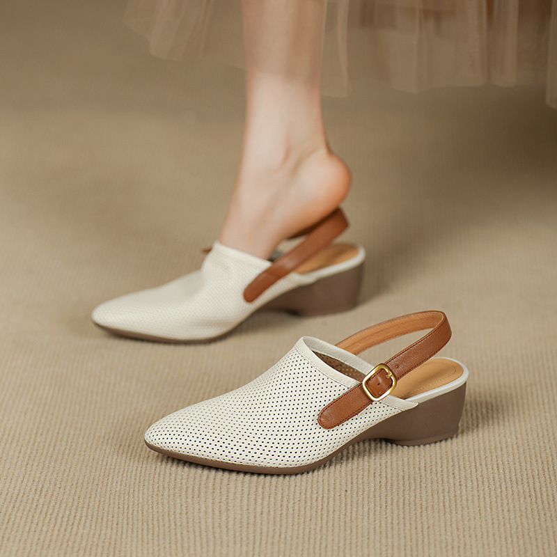 Dép sandal nữ quai chữ V đế xuồng mũi nhọn, gót trung bình, thiết kế lỗ thoáng khí — Màu trắng nhạt
