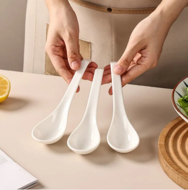 공장 직접 간단 순백색 세라믹 스푼 가정용 식기 작은 스푼 밥 스푼 마시는 스푼 스푼 스푼 스푼 높은 저항