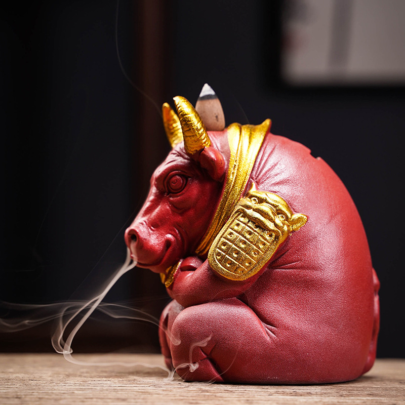 创意中式陶瓷牛气冲天茶宠牛摆件家用倒流香炉香熏炉室内桌面摆设