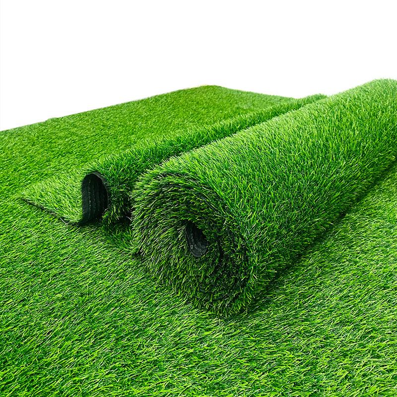 Césped de simulación Alfombra de piel artificial Alfombra verde al aire libre Jardín de infantes Campo de fútbol Alfombra césped falso
