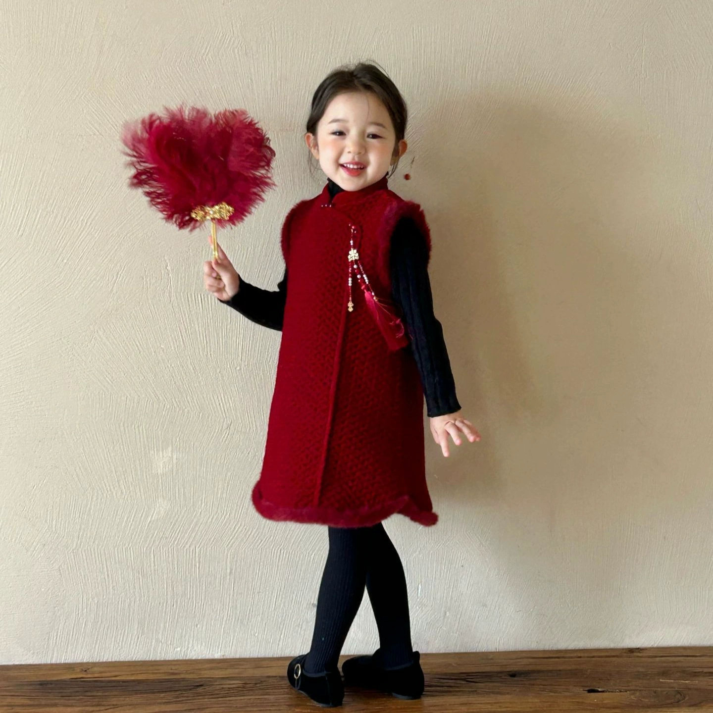 2024 зимний новый стиль детской одежды Новый китайский стиль детской одежды для девочек ретро хлопчатобумажные пряжки Cheongsam отправить кулон