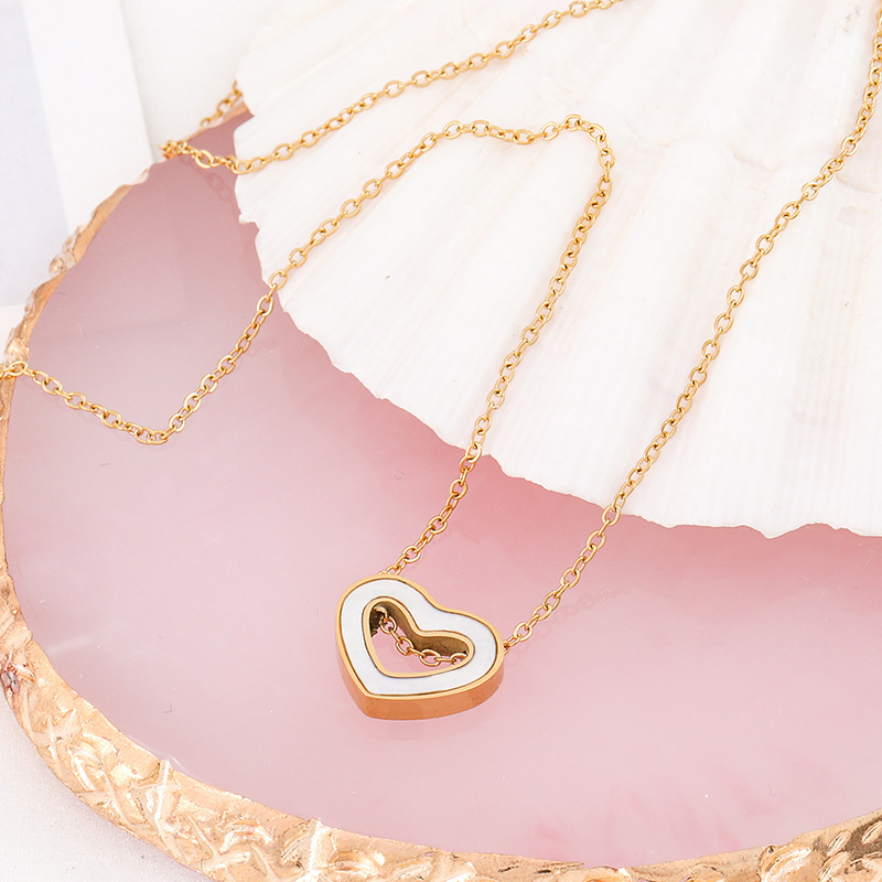 Heart Shape Pattern Women'S Gender Fashion Heart Shape Titanium Steel Plating Pendant Necklace 1 Piece