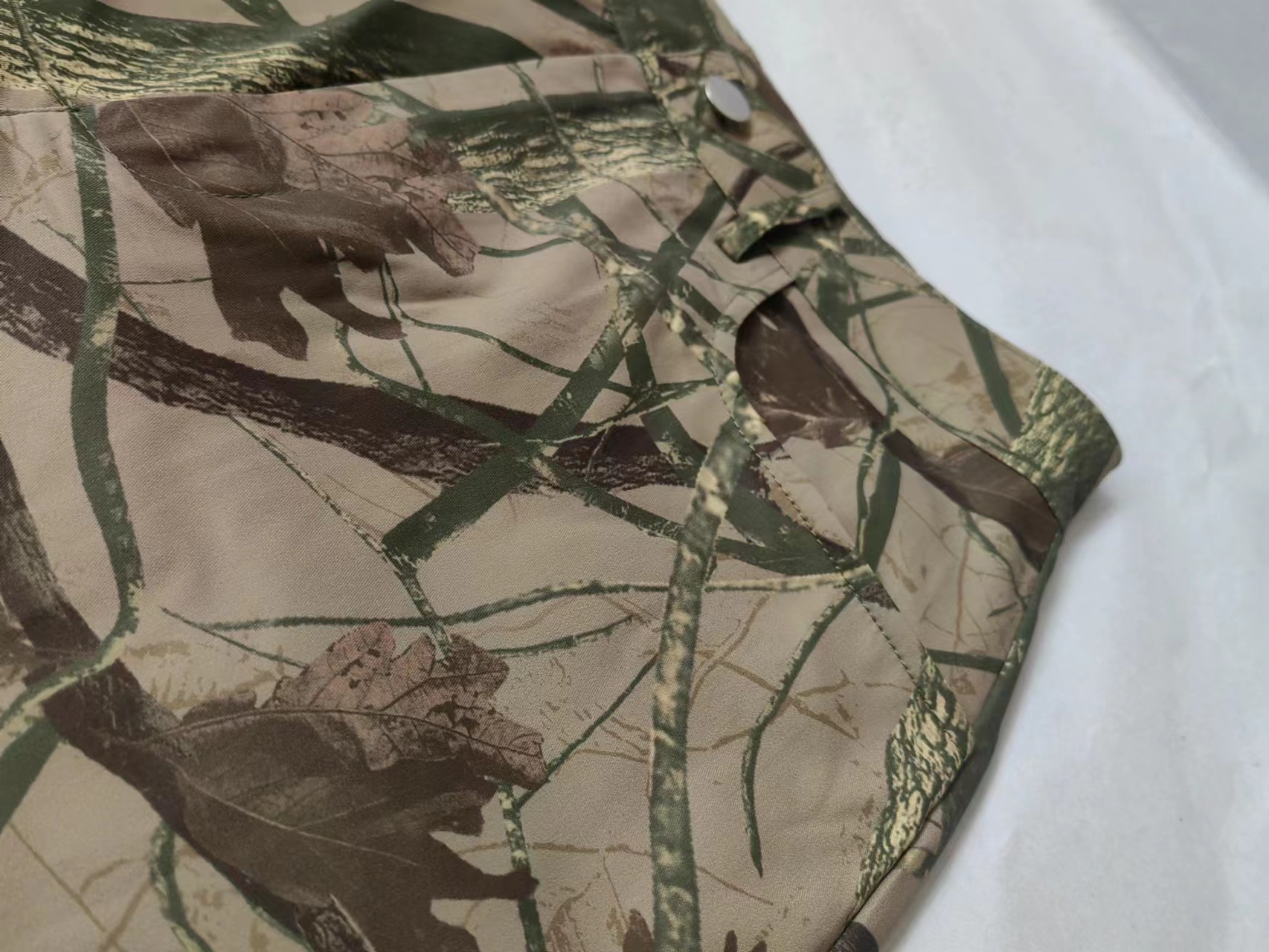 Vêtements pour femmes 2024 nouveau pantalon camouflage sexy ample décontracté à poches zippées_voghion.com