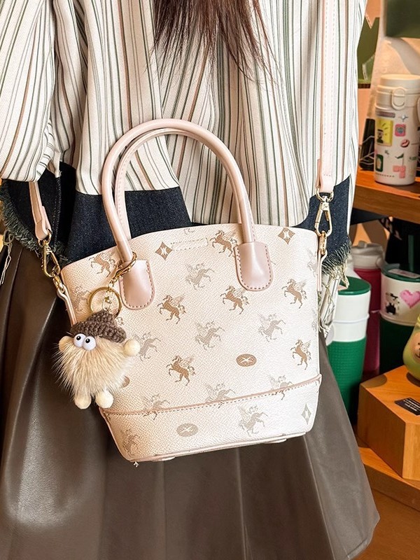 Nuevos colgantes transfronterizos bolsas de cubo de agua de alto nivel bolsas creativas colgantes bolsas de hombro inclinadas bolsas colgantes populares bolsas simples