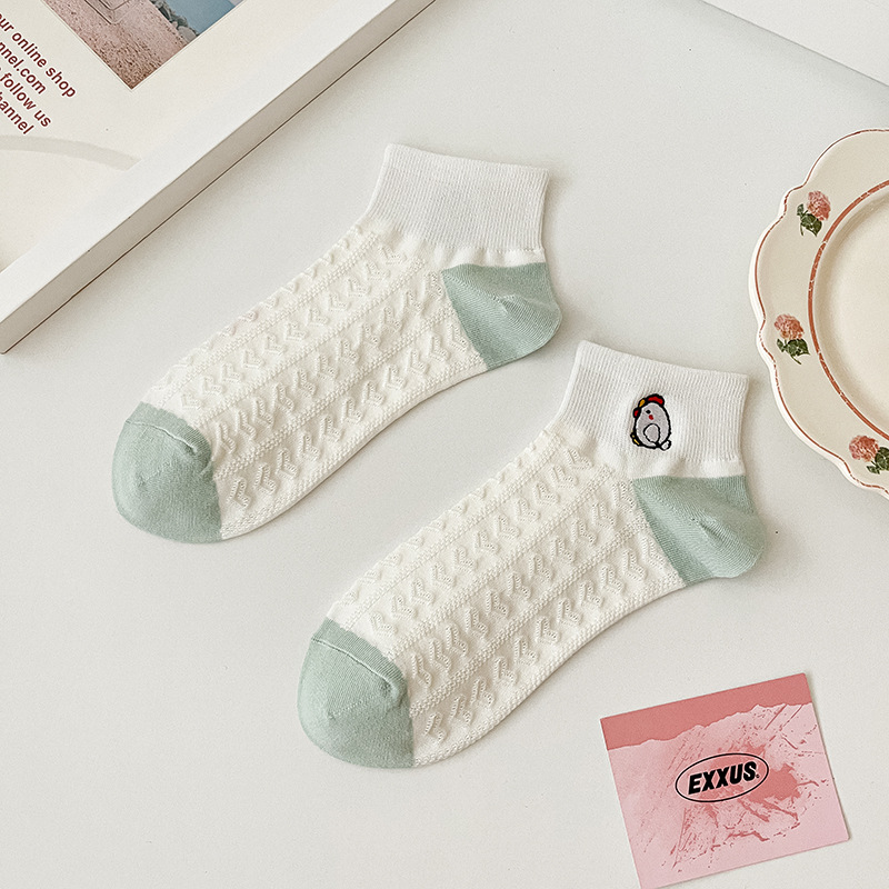 Calcetines mujer color sólido algodón primavera y verano calcetines de barco finos tubo corto bordado animales pequeños calcetines Zhuji al por mayor