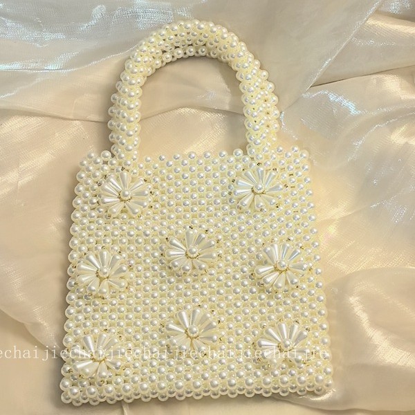 zar同款梅花珍珠2024新款时尚手提包白色珍珠镶饰单肩手工串珠包