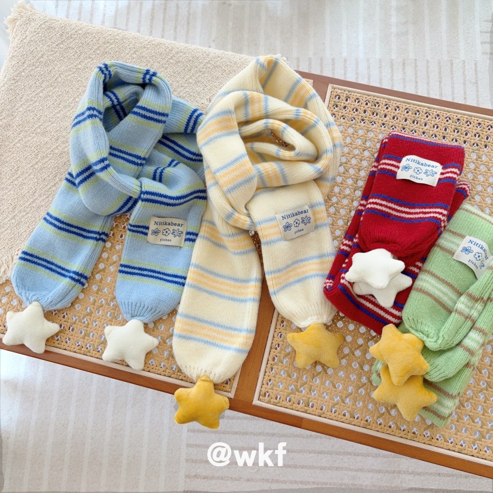 Korean-style sweet star-patterned color-blocked striped children's scarf for boys and girls, thickened for winter, versatile neck warmer, warm and trendy for babies