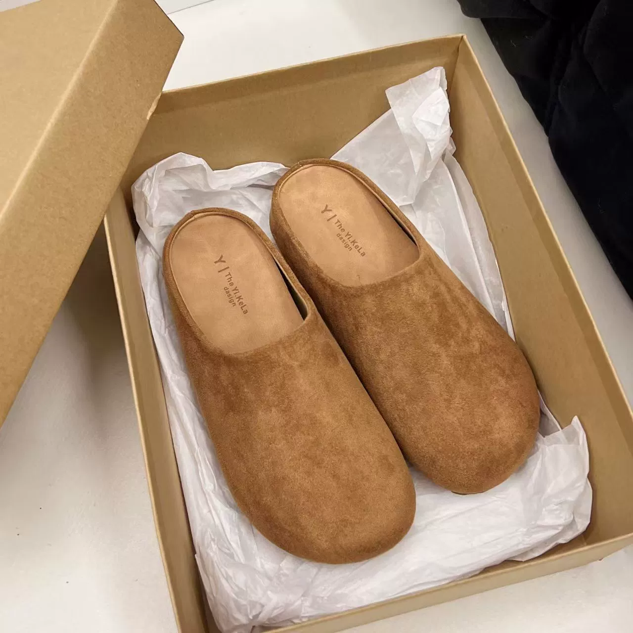 Retro slippers, Spring/Fall 2025 model, suitable with a skirt