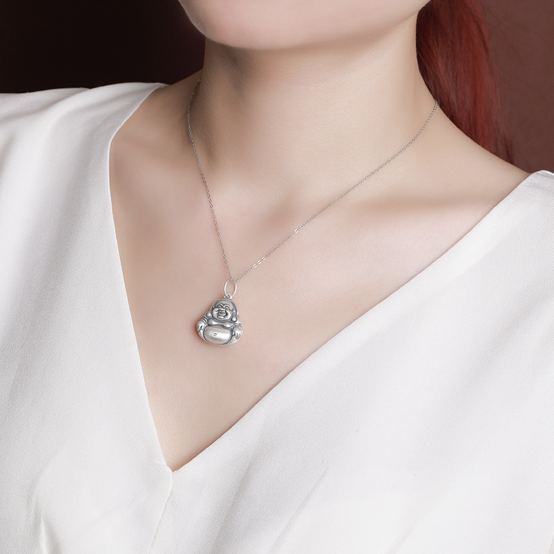 Mặt dây chuyền Phật Di Lặc bạc S990 nguyên chất – tượng Phật bụng to cầm tay phong cách unisex — Mặt Dây chuyền đơn (không có dây chuyền)
