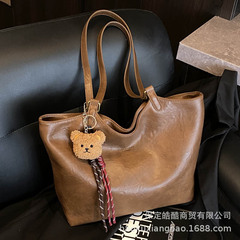 大容量复古包包女秋冬2025新款百搭简约单肩包今年流行通勤托特包