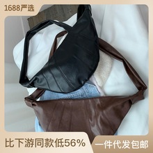 韓版時尚女包包2023新款潮流復古單肩斜挎包簡約風純色腰包牛角包