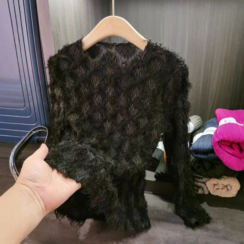 小众设计高端褶皱毛须纯色波浪圆领T恤秋季新款显瘦百搭长袖上衣|undefined