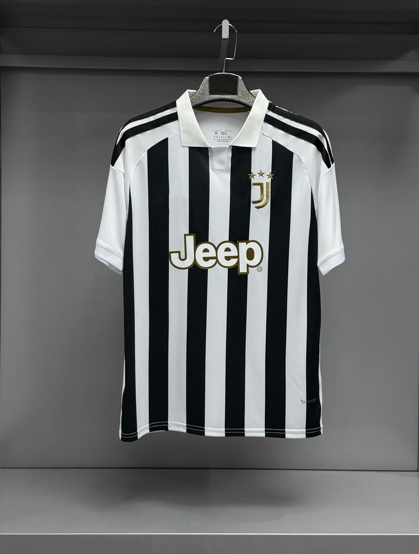 Al por mayor 2627 misceláneos Inter Real Madrid Manchester United uniformes de entrenamiento flamenco con el mismo número de impresión de un agente