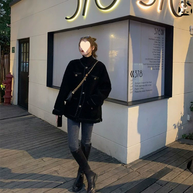 Зимняя тёплая бархатная красная куртка, больших размеров, приталенный крой