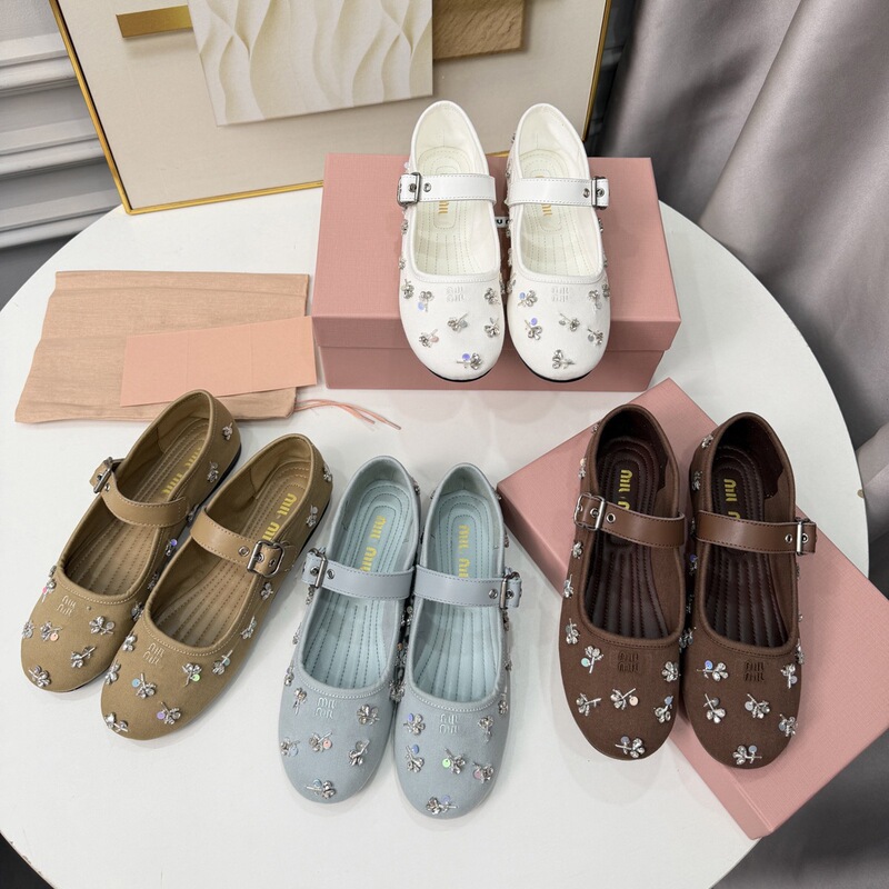 Cross-border version of Miao's floral rhinestone embroidered women's shoes with a single buckle strap, Mary Jane flat ballet shoes, canvas single shoes Cross-border version of Miao's floral rhinestone embroidered women's shoes with a single buckle strap, Mary Jane flat ballet shoes, canvas single shoes