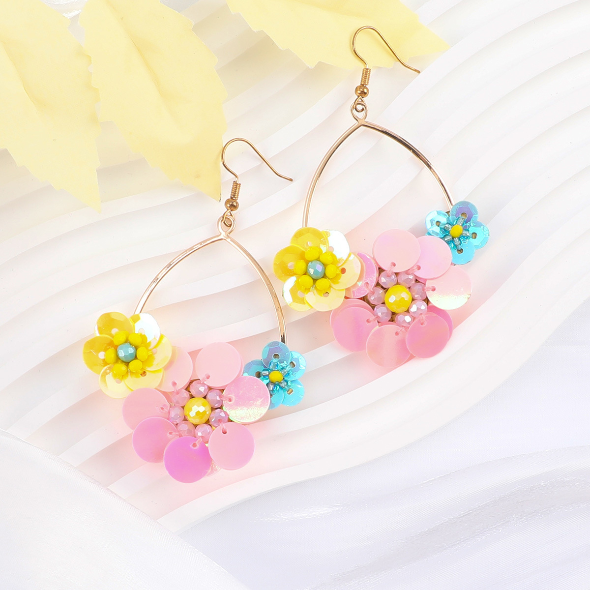 1 Pair Sweet Flower Arylic Glass Drop Earrings display picture 7