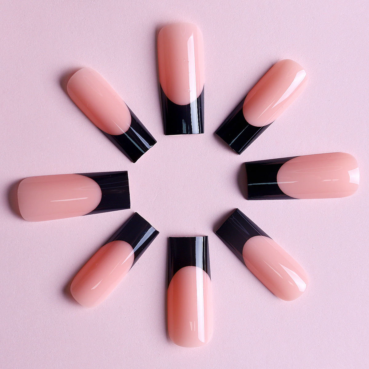 Fuente Venta directa de fábrica Manicura hecha a mano con estampado de leopardo negro Chicas calientes europeas y americanas que usan uñas postizas que usan piezas de uñas al por mayor