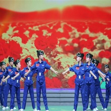 ��һ��ͯ�ݳ����w�ІT��Ů����ݷ������Ʒ����˃�ͯ��T���b