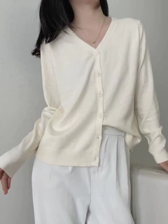 V领单排扣针织开衫女装纯色毛衣女外套秋冬新款慵懒风宽松外套女