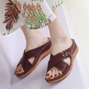 Внешняя торговля 2022 Летняя Новая женская обувь Тапочки на плоской подошве Нескользящие легкие супер удобные толстые тапочки на танкетке больших размеров