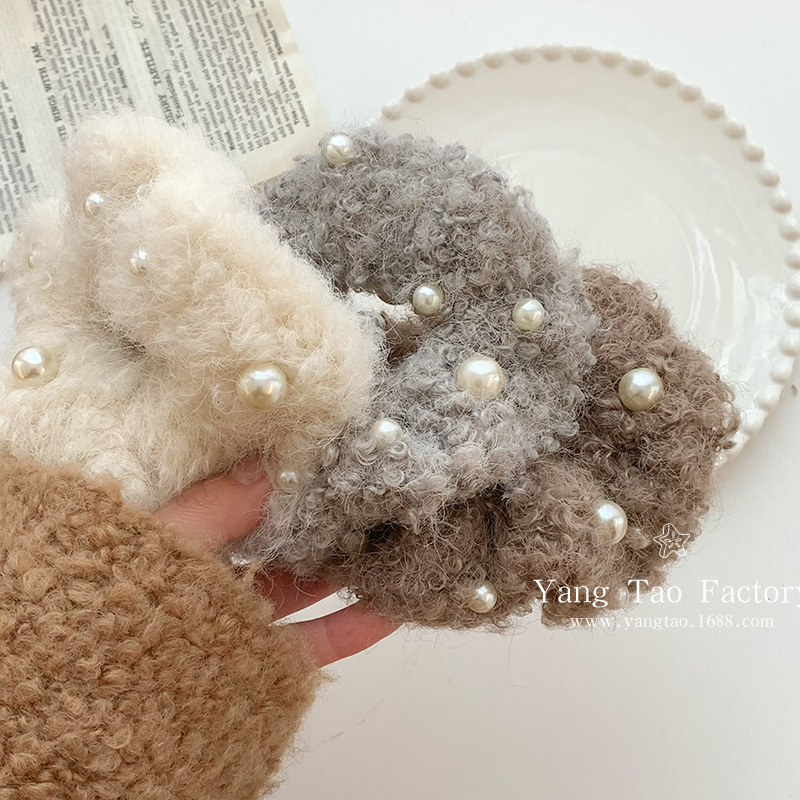 Perla de peluche collar de cabello de intestino para mujeres otoño y invierno 2024 nuevo estilo de alta sensación de cuerda de cabello de correa cuerda de cabello accesorios