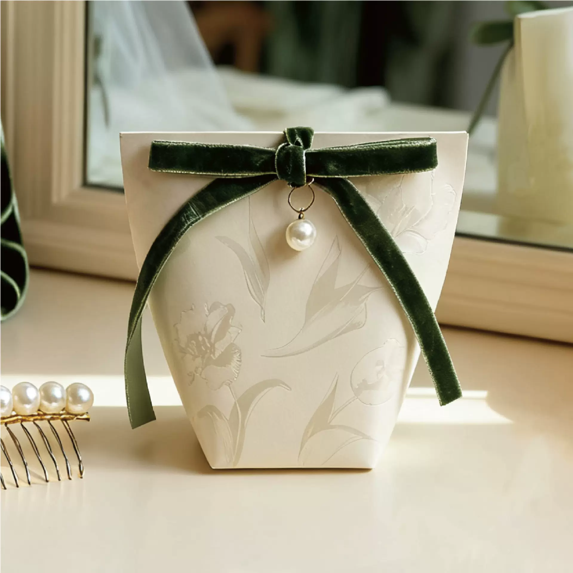 2025森系法式喜糖盒奶油白色结婚喜糖盒婚礼摆桌户外伴手礼盒