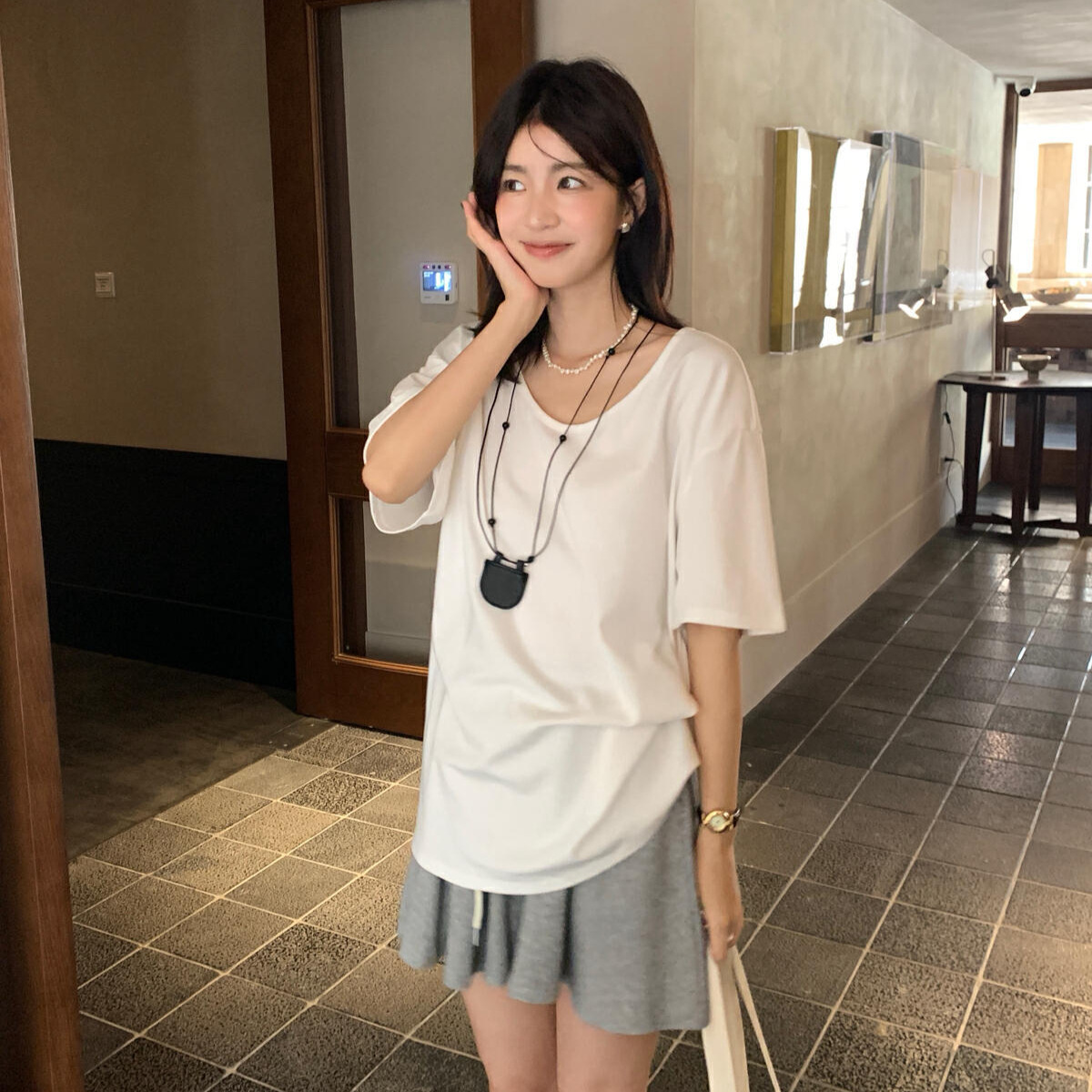 KITTIN estándar coreano! Estilo perezoso suelta gran cuello en U casual todo fósforo camiseta de manga corta para mujer verano nuevo estilo top R3268 image 4