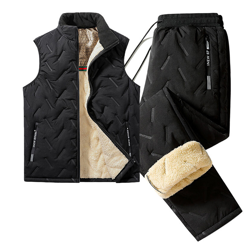 Chaleco negro + pantalones negros de pies planos