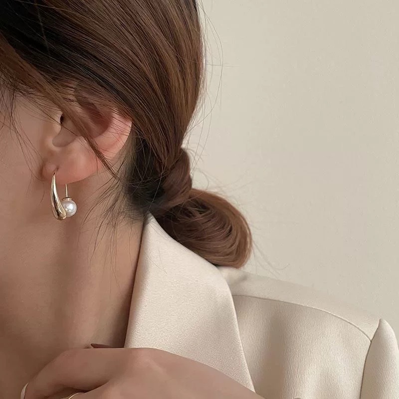Pendientes de botón con perlas de acero inoxidable mujer_voghion.com