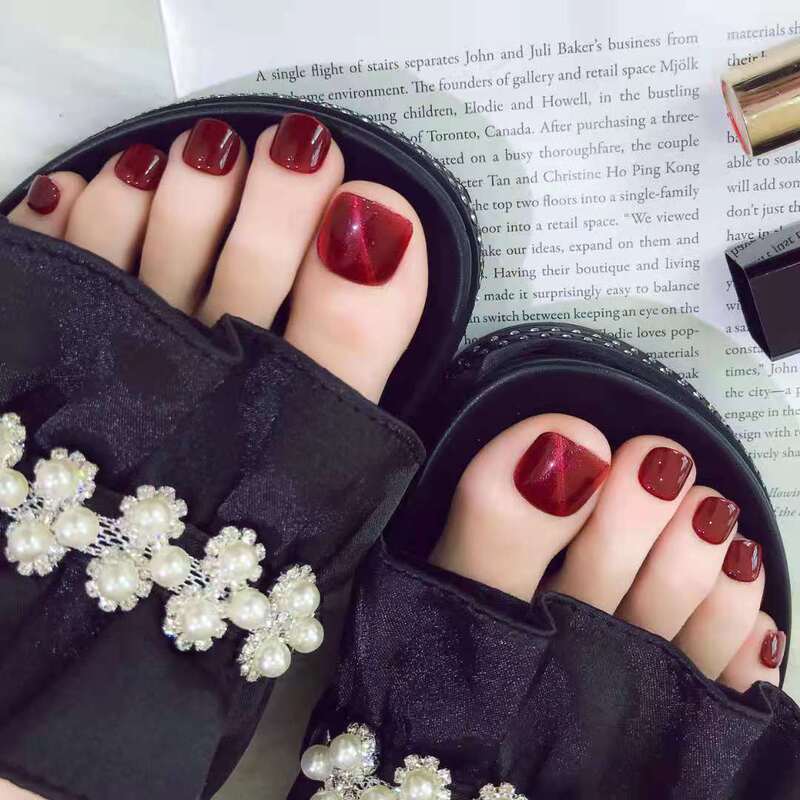 Toenail Press-On Nails, 24 Pieces, Wine Red Cat Eye Toenail Stickers, Fake Nails, Removable, Starry Sky Design