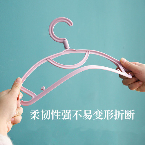 Household bedroom non-slip seamless wide shoulder clothes hanger clothing store clothes hanger wholesale hotel indoor dry cleaning shop dry and wet clothes hanger