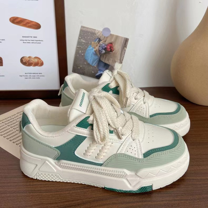 Zapatillas de mujer con suela gruesa moda casual color blanco estilo 2022 otoño populares al por mayor