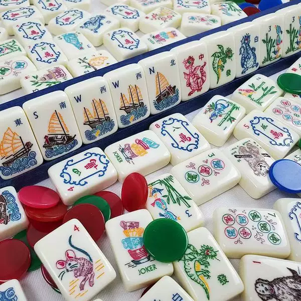 American-style off-white natural acrylic mahjong tiles, portable for outdoor gatherings, chess and card entertainment, off-white mahjong tiles