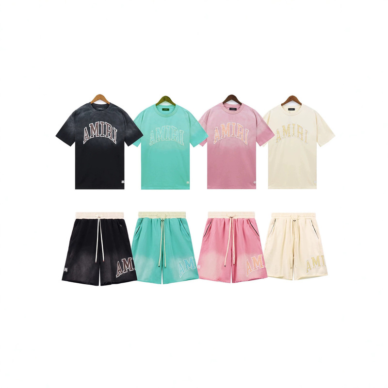 AMIRI retro college shorts with logo patches and appliques, washed and distressed, 25 summer new loose casual shorts AMIRI retro college shorts with logo patches and appliques, washed and distressed, 25 summer new loose casual shorts