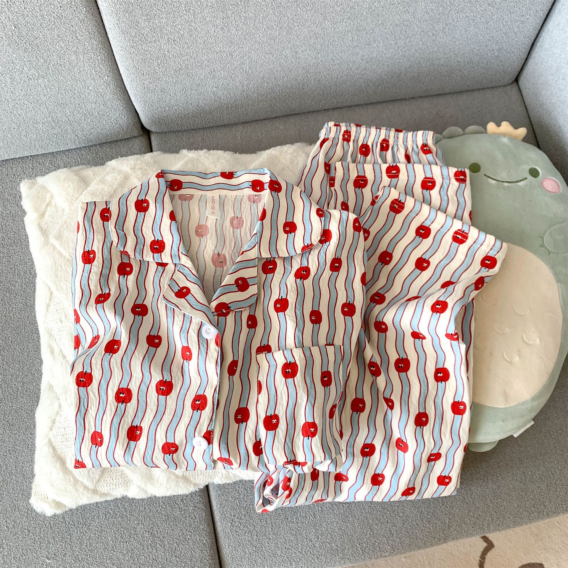 Pequeño libro rojo recomienda la explosión de nubes de algodón pijama de mujer rayas manzana primavera y otoño manga larga lindo dibujo animado conjunto de ropa para el hogar