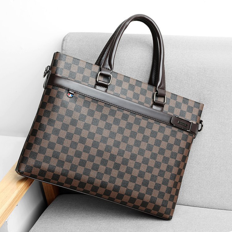 Cada bolso de hombre representa su gusto y calidad