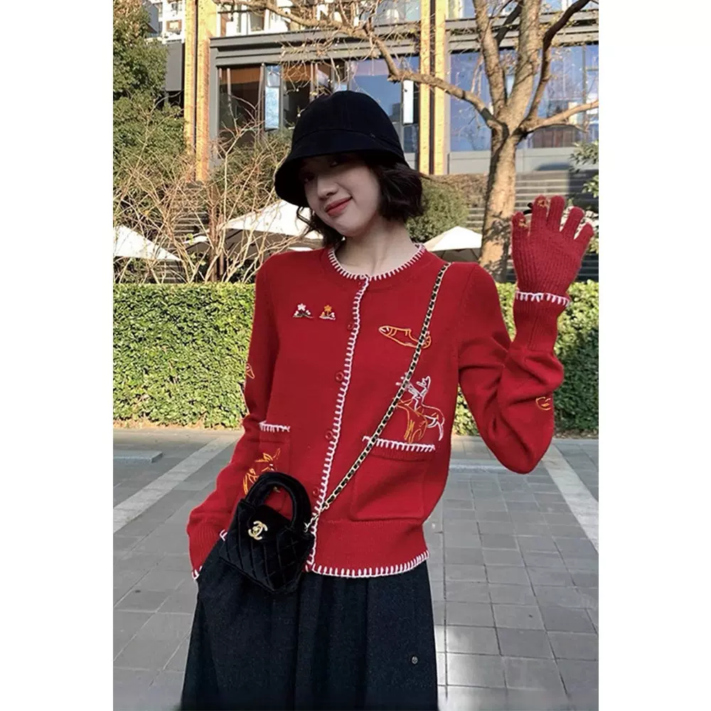 四媛重工刺绣100%羊毛针织衫女秋童话动物园合肩圆领毛衣开衫7981