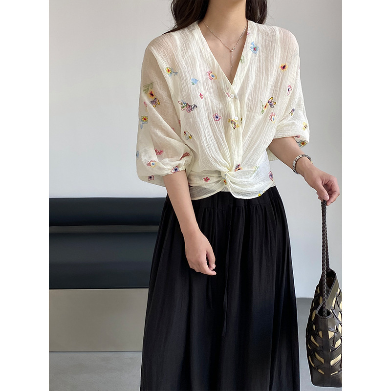 Jiangzuo Niche Non-Oversized French Embroidered Textured V-Neck Knot Shirt for Women, Summer Slightly Sheer Short Top 1933