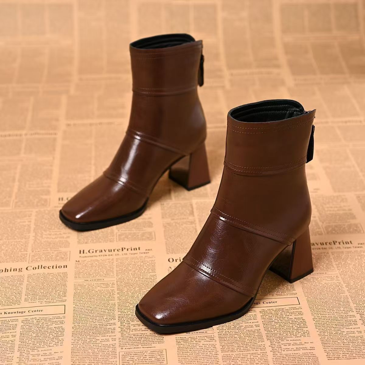 方头高跟靴子粗跟短靴2025新款后拉链切尔西拼接秋冬单靴时装女靴